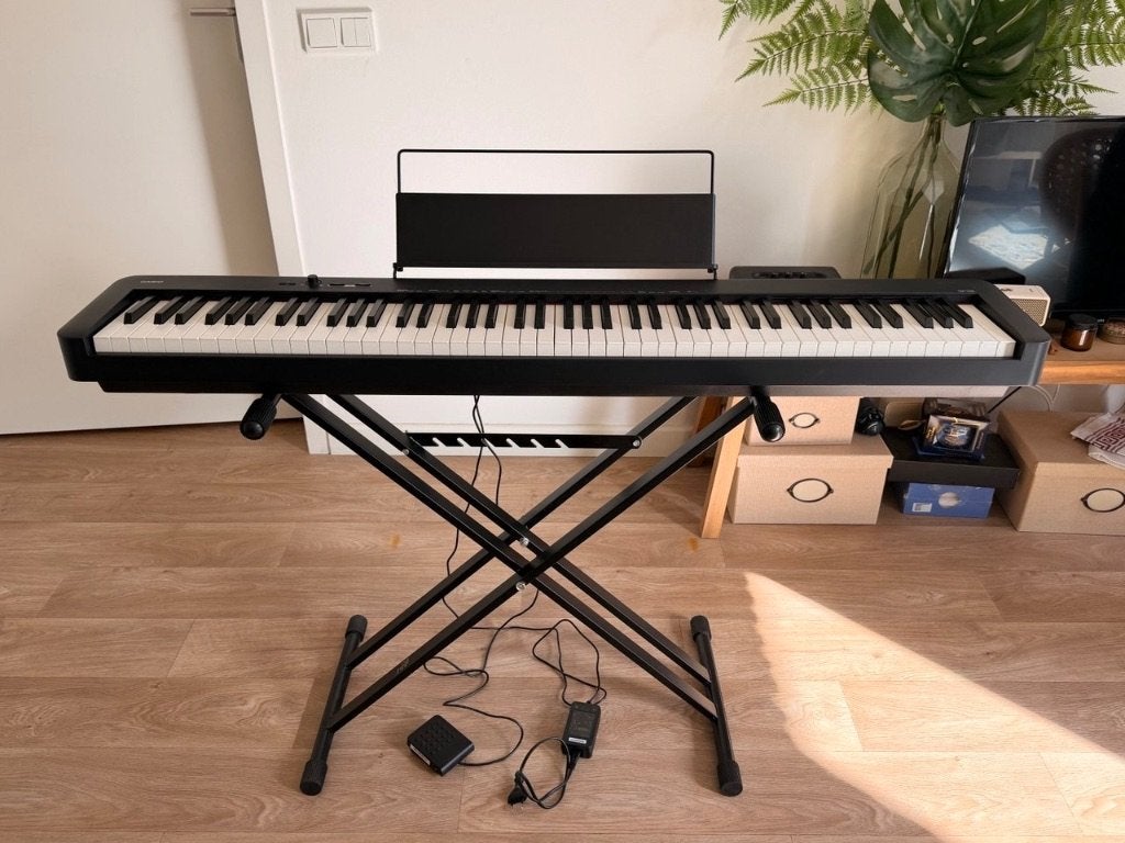 Casio CDP-S100 digital piano + stand, cover & pedal, mint, Muziek en Instrumenten, Ophalen, Zwart, Digitaal, Zo goed als nieuw