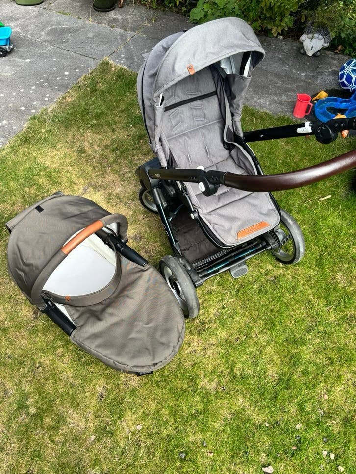 Mutsy Evo kinderwagen met reiswieg en Maxi Cosi opzetstuk, Ophalen, Gebruikt, Combiwagen, Met reiswieg