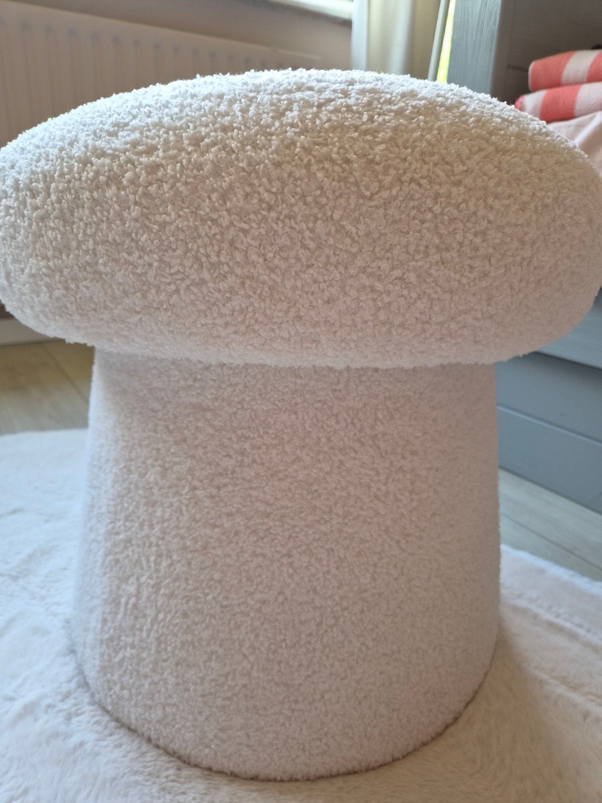 Witte Bouclé Poef - Zo goed als nieuw, Ophalen, Zo goed als nieuw, Modern, Bouclé, Paddenstoel, Stof