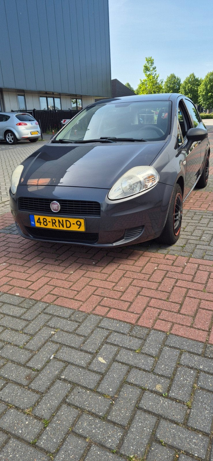 Fiat Punto 1.3 Multijet 62KW 5DR 2011 Grijs, Auto's, Voorwielaandrijving, 28 km/l, 4 cilinders, Origineel Nederlands