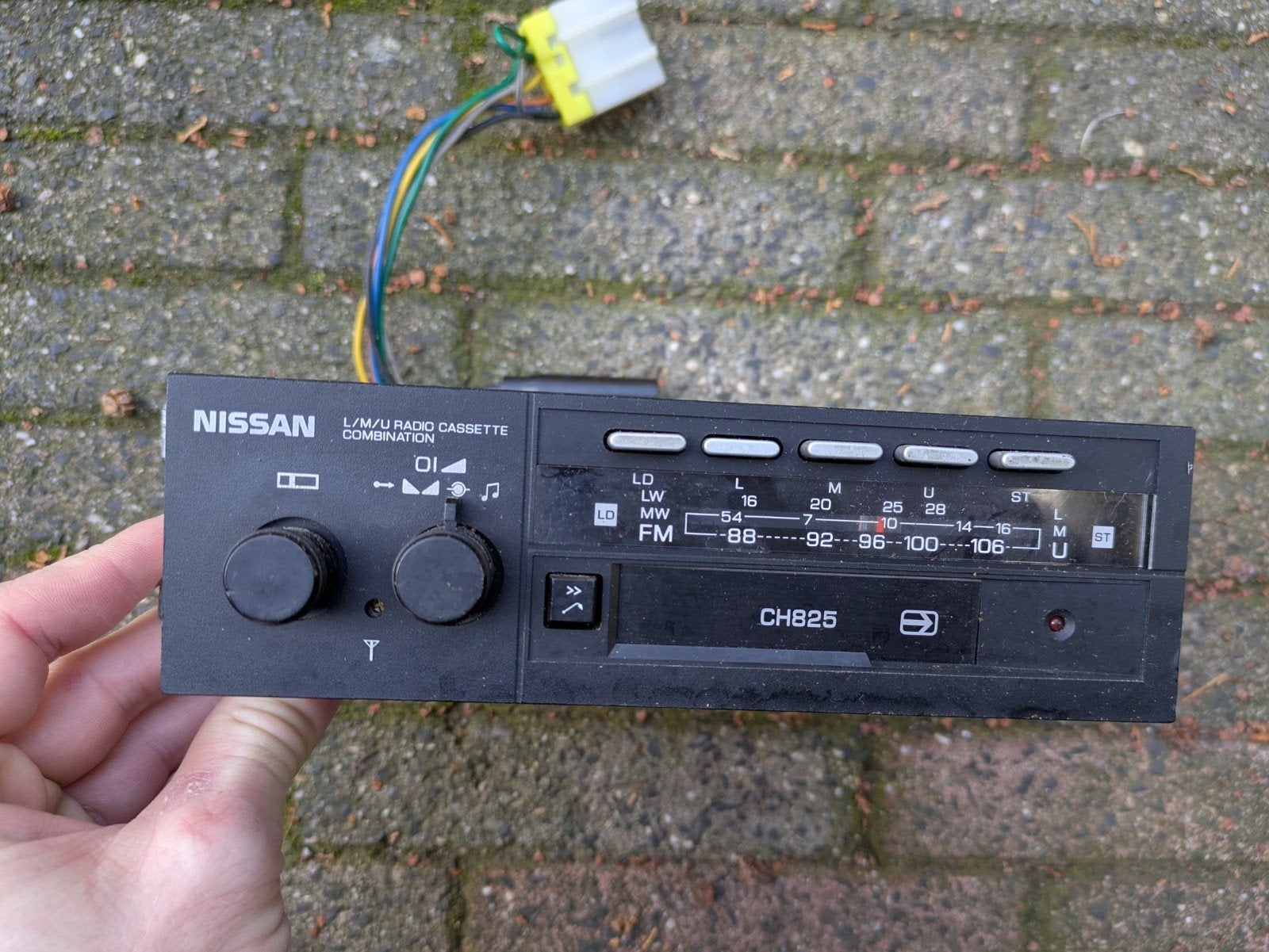 Autoradio Nissan Vintage Clarion CH825, Auto diversen, Ophalen of Verzenden