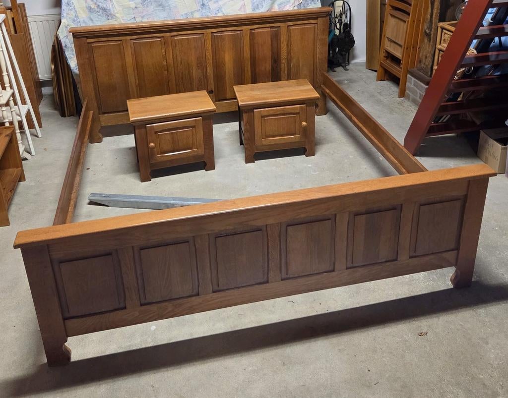 Oisterwijk houten bed tweepersoons met twee nachtkastjes, Ophalen, Tweepersoons, Zo goed als nieuw, 160 cm