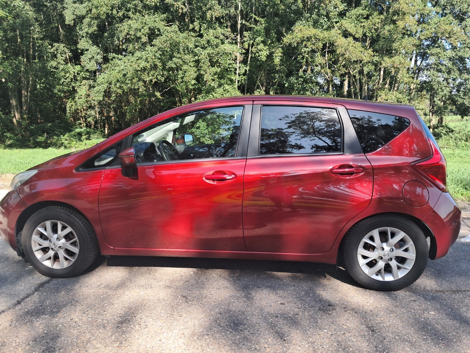 Nissan Note 1.2 59KW/80PK 2014 Rood, Stof, 980 kg, Zwart, 1198 cc