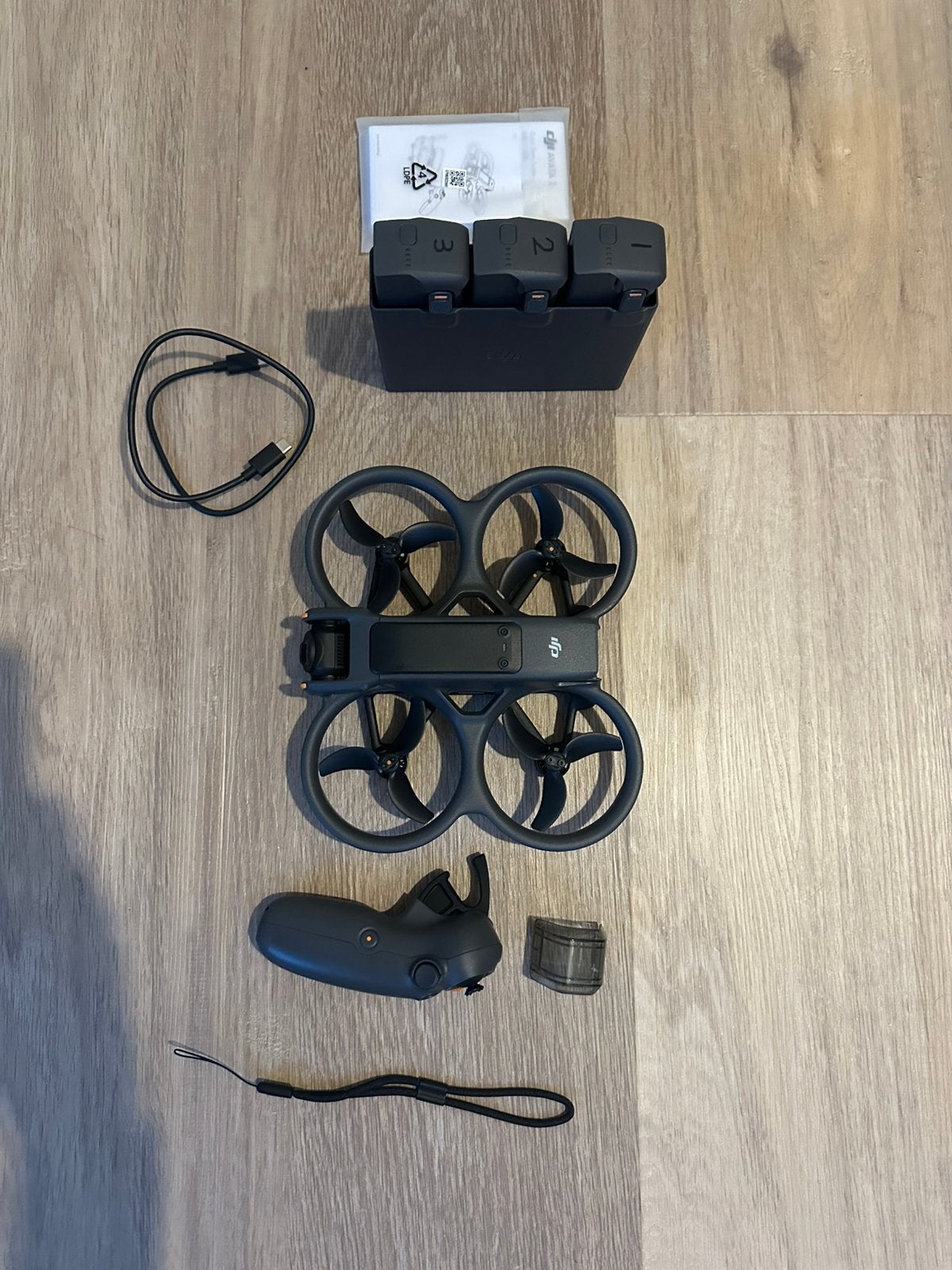 DJI Avata 2 met 3 accu's zonder goggles, 250 tot 900 gram, Cameradrone, Zo goed als nieuw, DJI