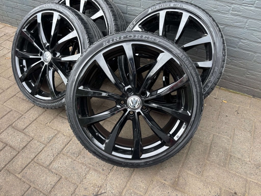 19 inch Volkswagen Golf T Roc 5X112 velgenset met banden!, Auto-onderdelen, Banden en Velgen, Banden en Velgen, Niet ingevuld