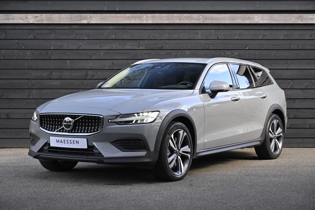 Volvo V60 Cross Country 2.0 B5 AWD Plus | ACC | Leder | Came, Euro 6, 4 cilinders, 1969 cc, Vierwielaandrijving