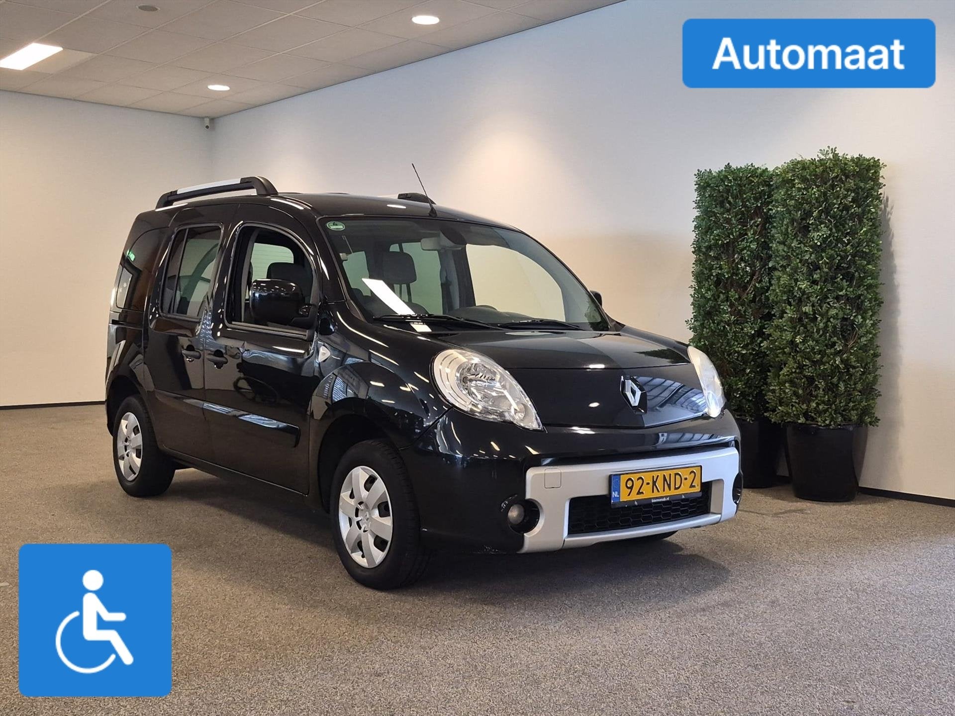 Renault Kangoo Rolstoelauto Automaat 3+1, Auto's, 12 maanden, Stof, Gebruikt, Zwart