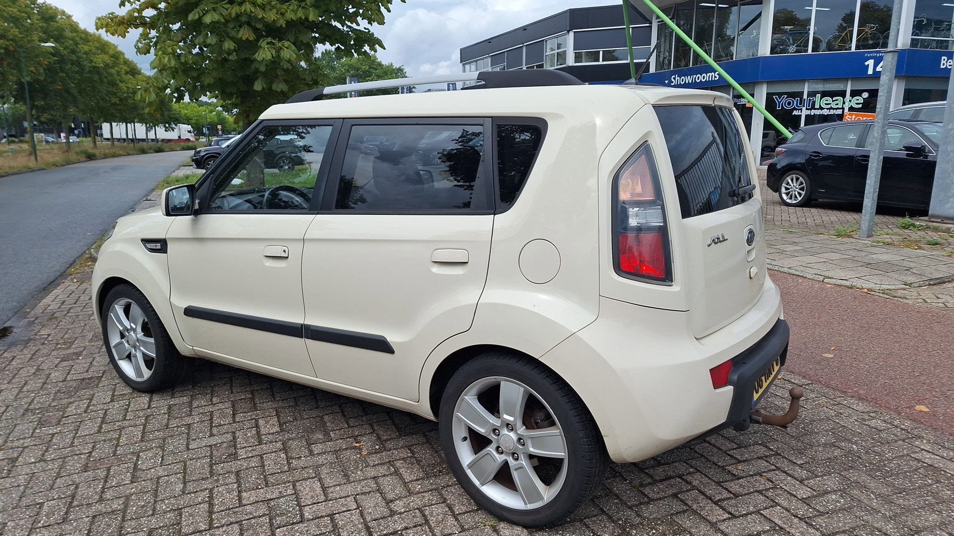 Kia Soul 1.6 X-ecutive127pk Airco Trekhaak 1300kg Hoge insta, Auto's, 1591 cc, 49 €/maand, Origineel Nederlands, Bedrijf