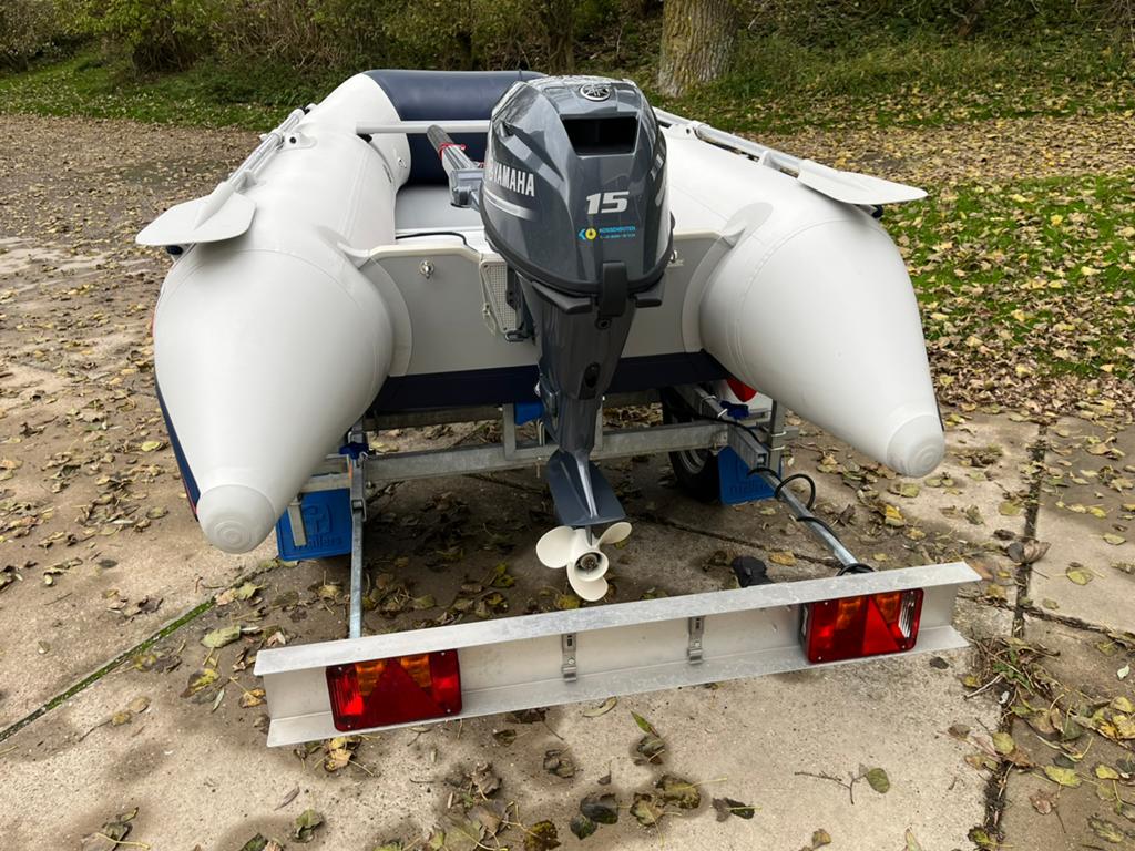 Rubberboot met 15pk buitenboordmotor, Watersport en Boten, Ophalen, Yam, Zo goed als nieuw, Pomp