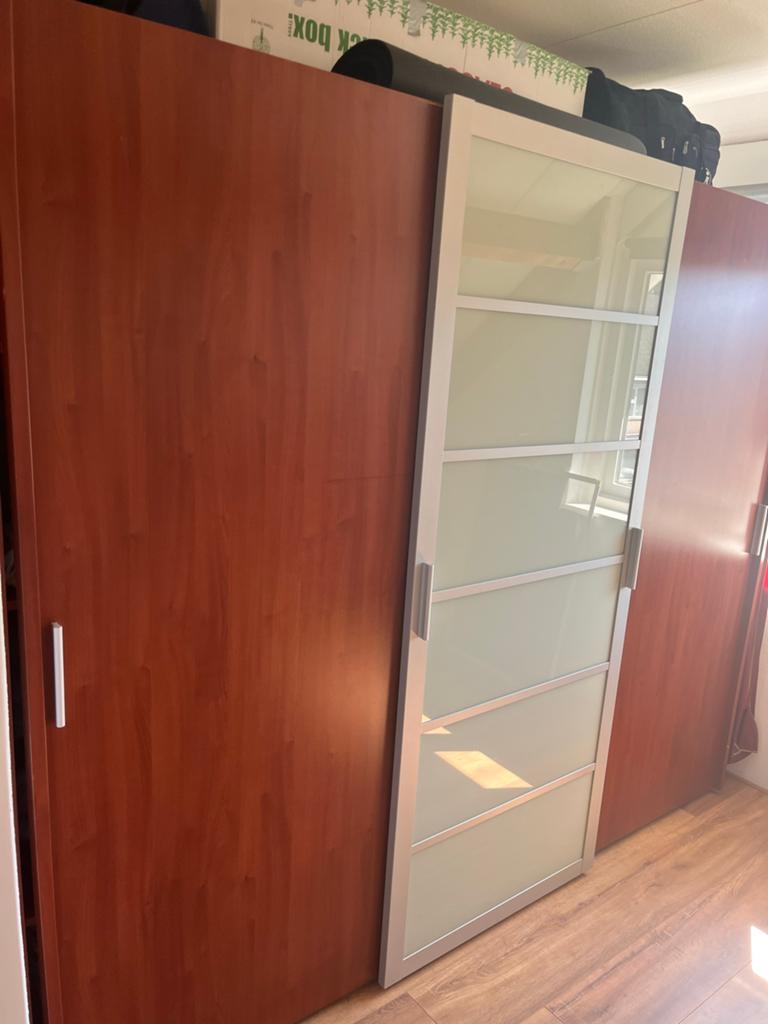 Grote kledingkast met legplanken en hanggedeelte, Ophalen, Met plank(en), Gebruikt, 200 cm of meer