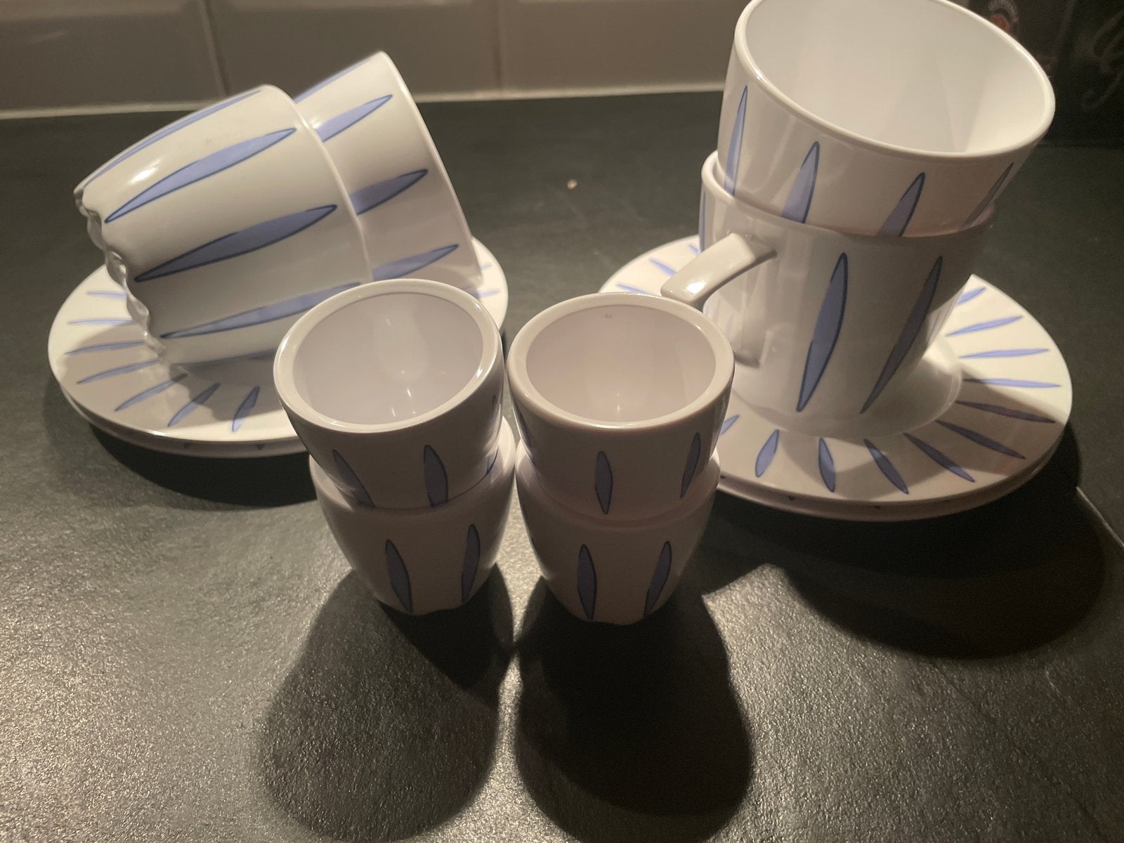 Mepal campingservies Lavendel: 4x kop en schotel, 4x eierdop, Ophalen of Verzenden, Gebruikt, Overige materialen, Kop(pen) en/of Schotel(s)