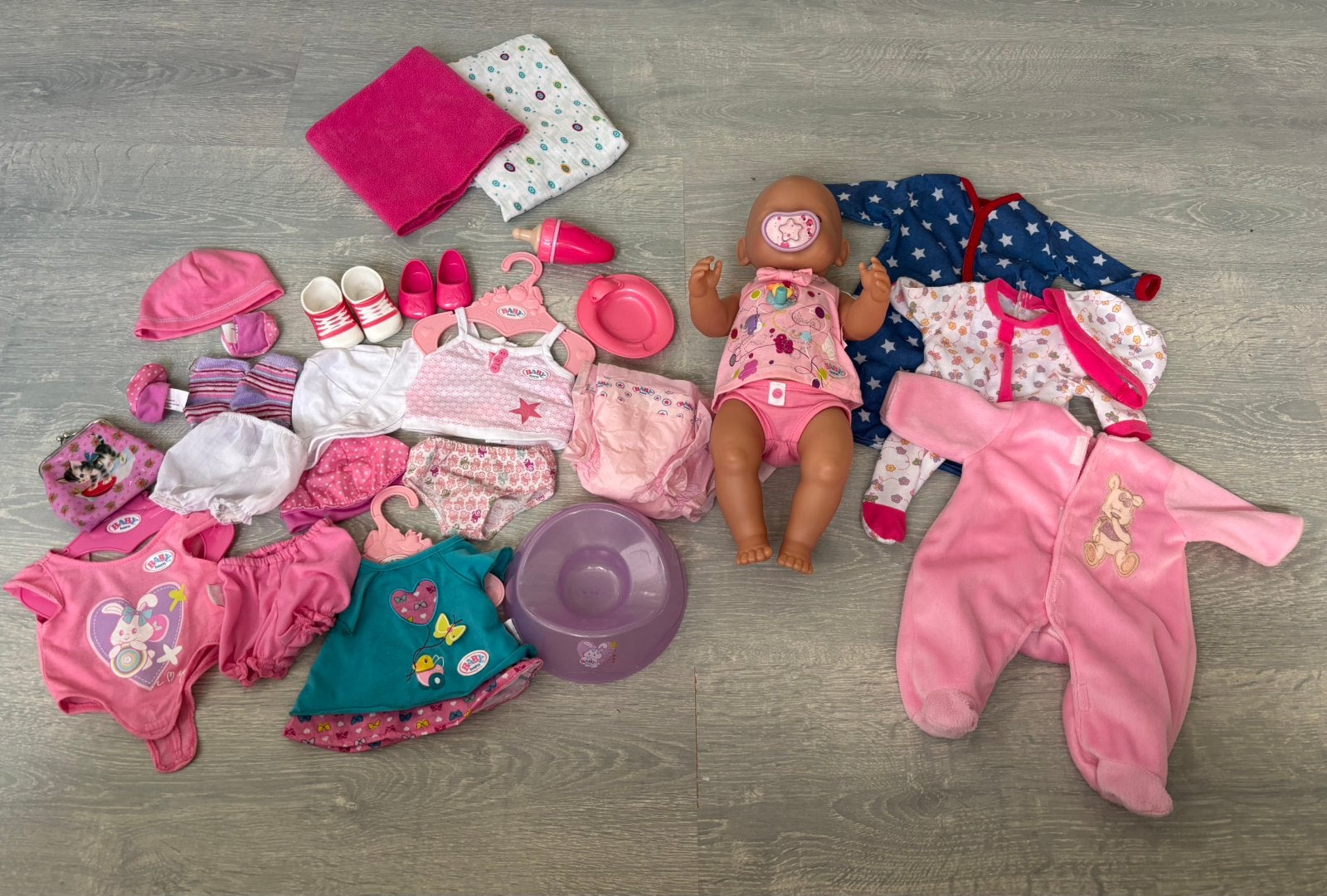 Baby born pop met diverse accessories, Ophalen, Gebruikt, Babypop