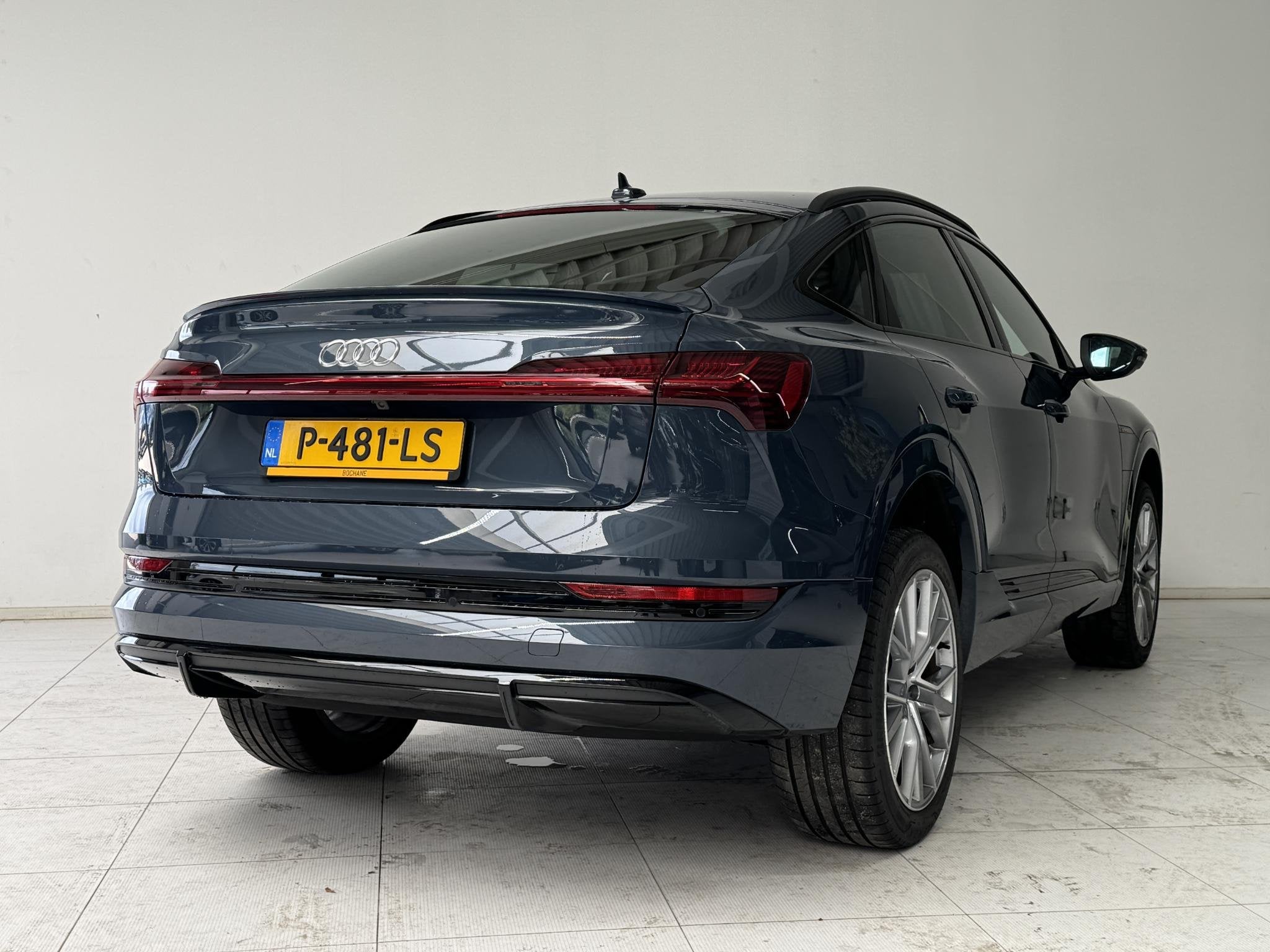 Audi e-tron Sportback 55 Quattro S Edition 95 kWh | Bang & O, Auto's, Automaat, 131 €/maand, 95 kWh, Met garantie (alle)