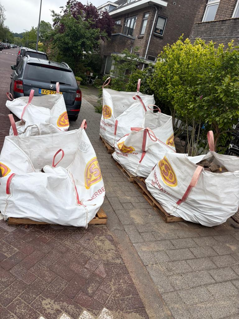 Oude gebakken waaltjes (klinkers) +- 2.5 kuub, Ophalen, Gebruikt, Klinkers
