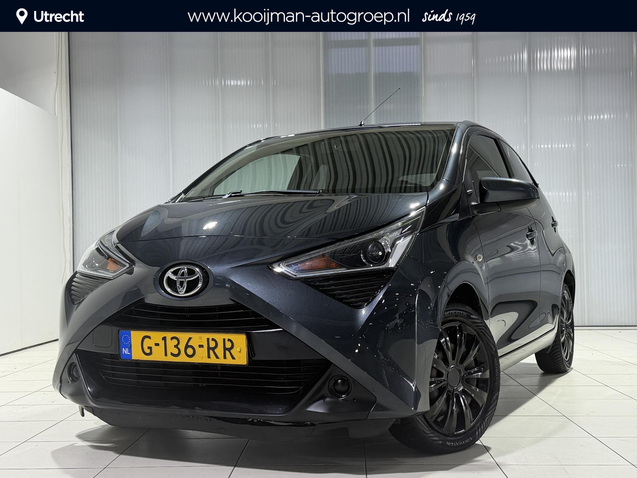 Toyota Aygo 1.0 VVT-i x-play limited Navigatie af fabriek, A, Auto's, Voorwielaandrijving, Stof, Gebruikt, Euro 6