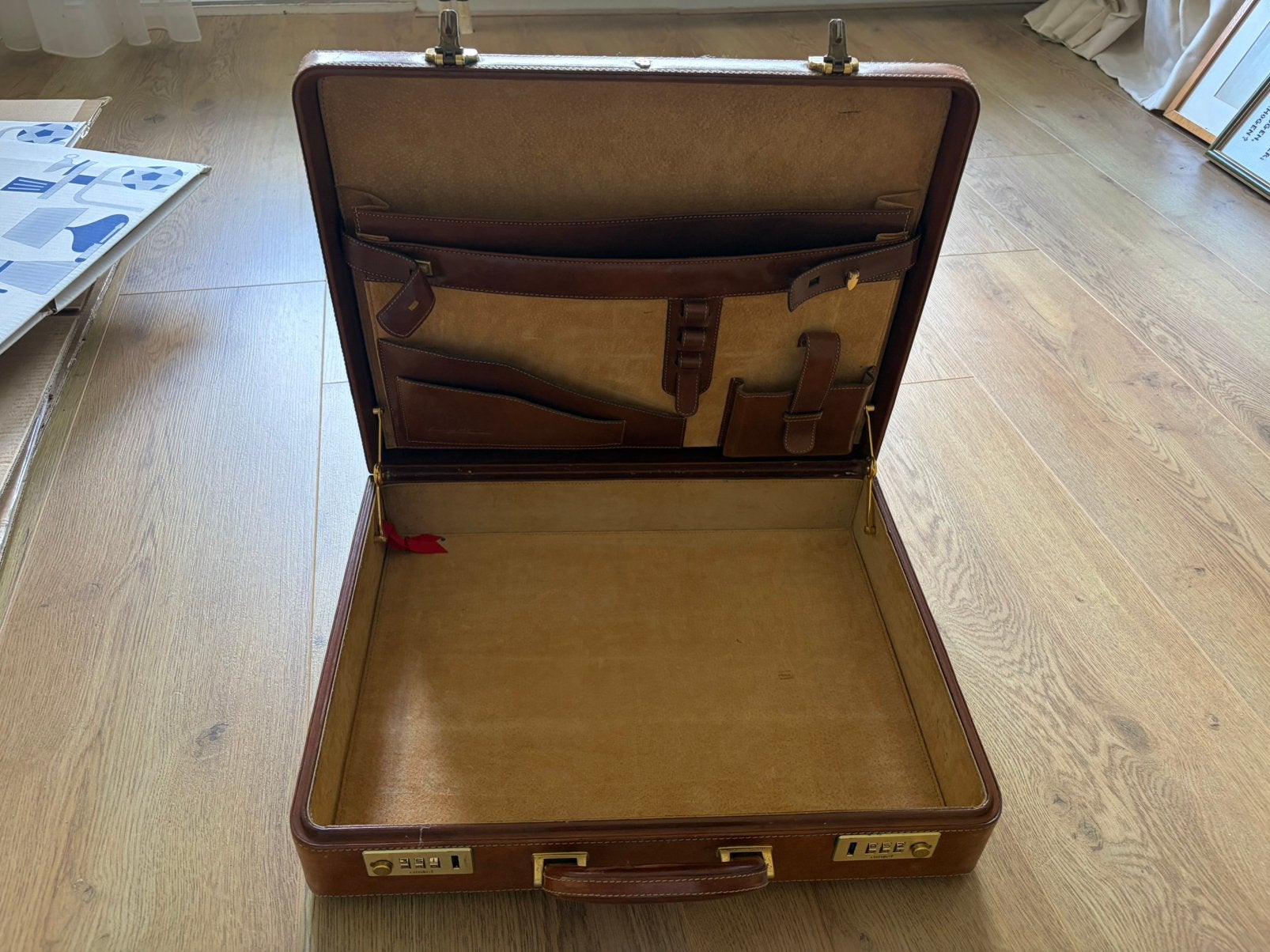 Leren akte koffer, Sieraden, Tassen en Uiterlijk, Slot, Ophalen of Verzenden, Zo goed als nieuw, 35 tot 45 cm
