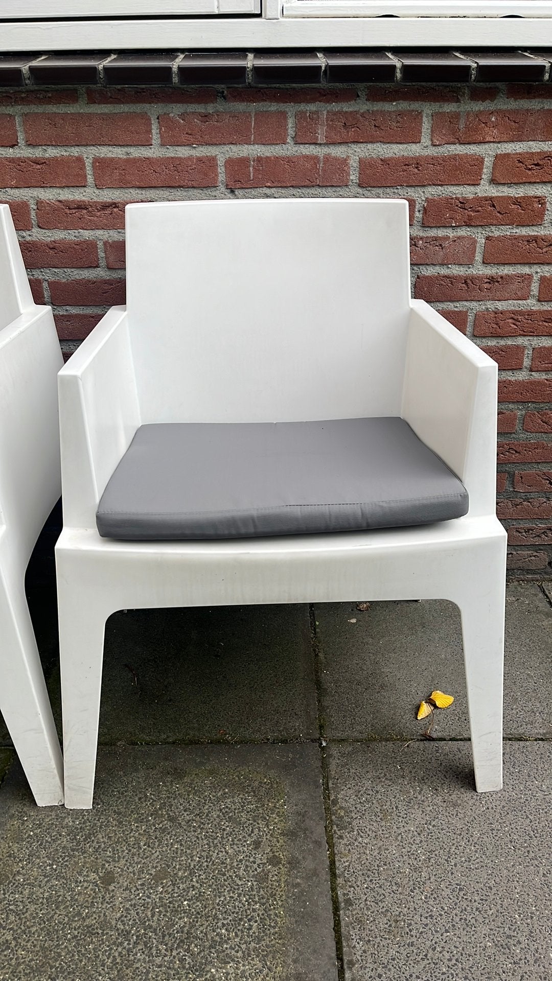 2x box tuinstoelen wit, Ophalen, Gebruikt, Kunststof