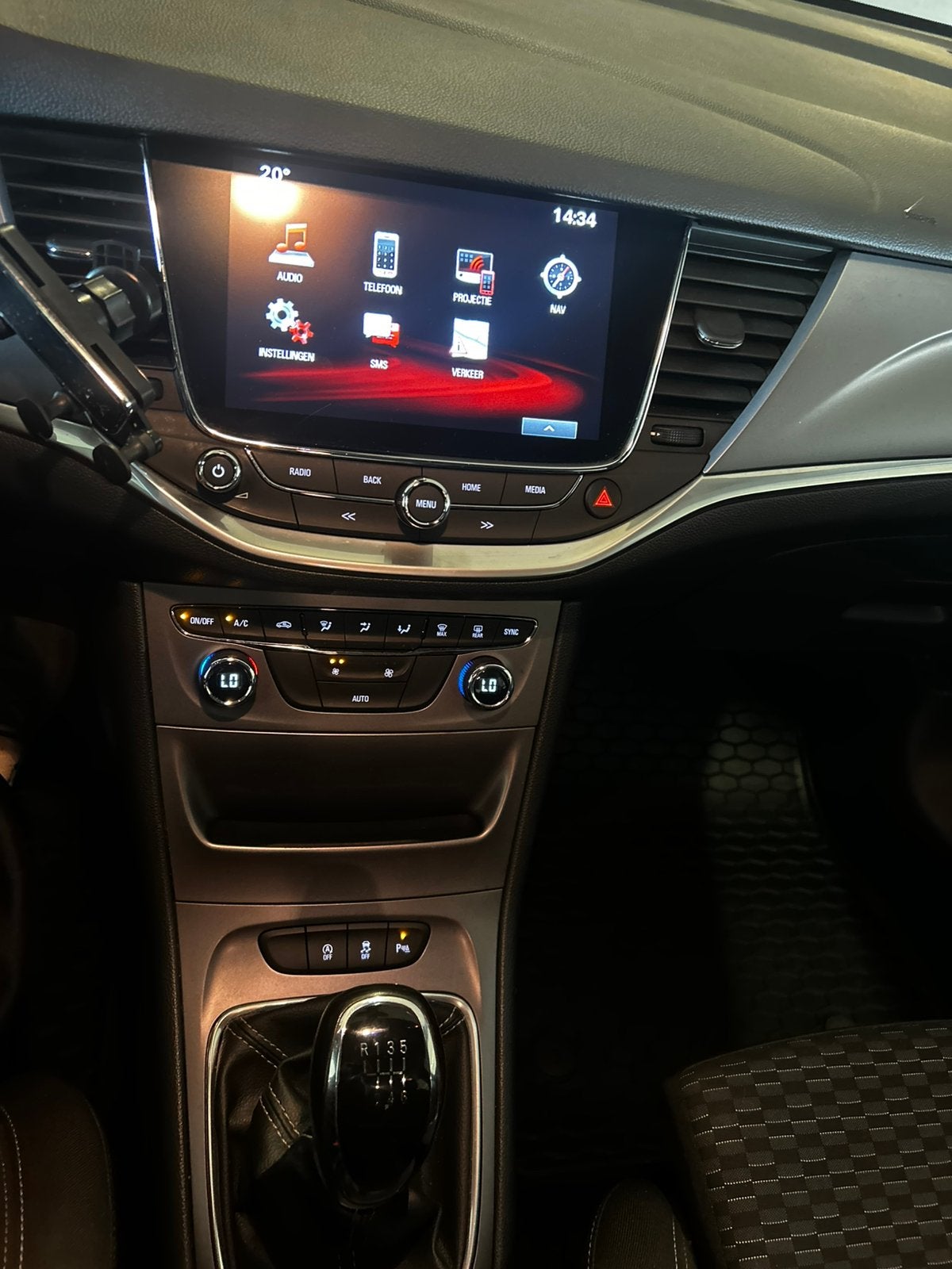 Foto 13 van Opel Astra 1.4 Turbo 5D 2016 Grijs| Carplay|