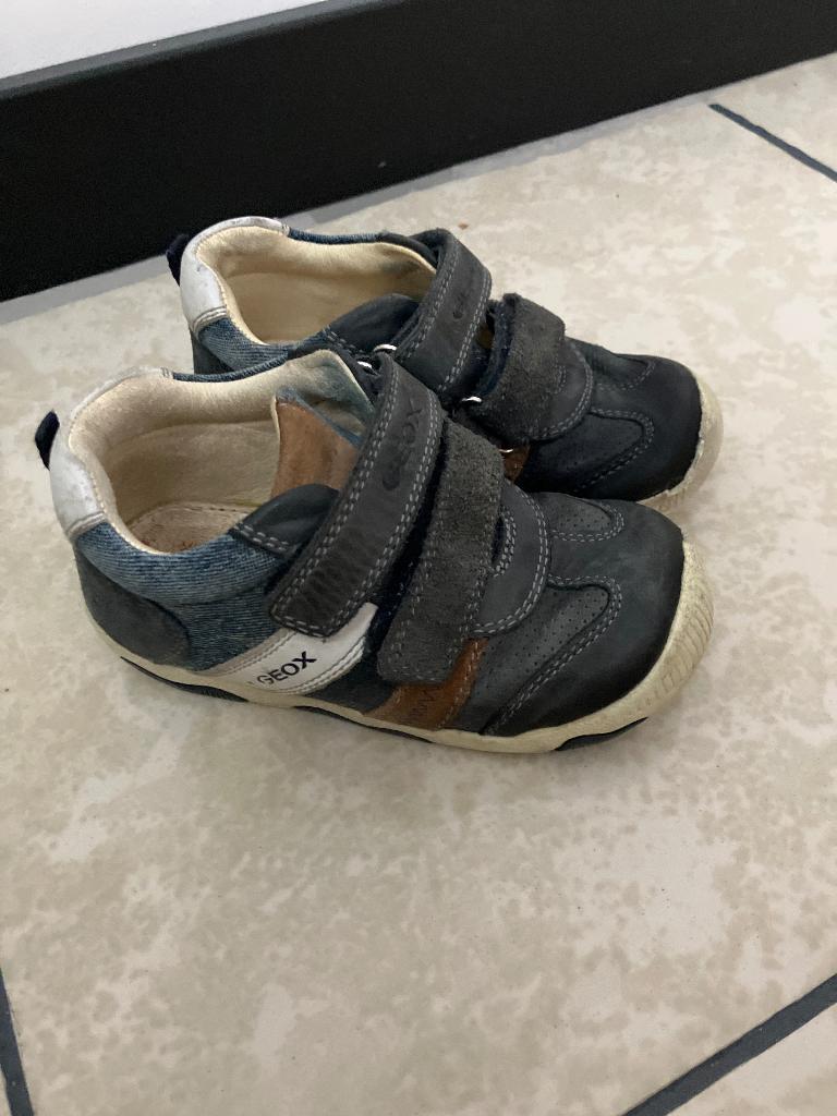 Jeans leder jongensschoentjes maat 24 Geox, Kinderen en Baby's, Kinderkleding | Schoenen en Sokken, Ophalen, Schoenen, Jongen