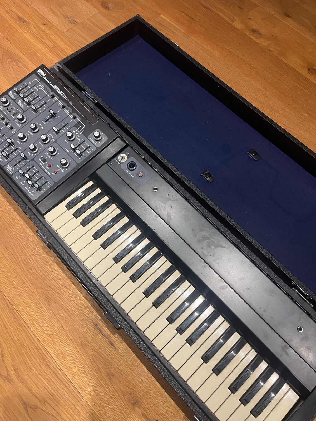 Roland Synthesizer SH-3A met koffer, Muziek en Instrumenten, Synthesizers, Gebruikt, Roland, Met koffer of flightcase, Overige aantallen