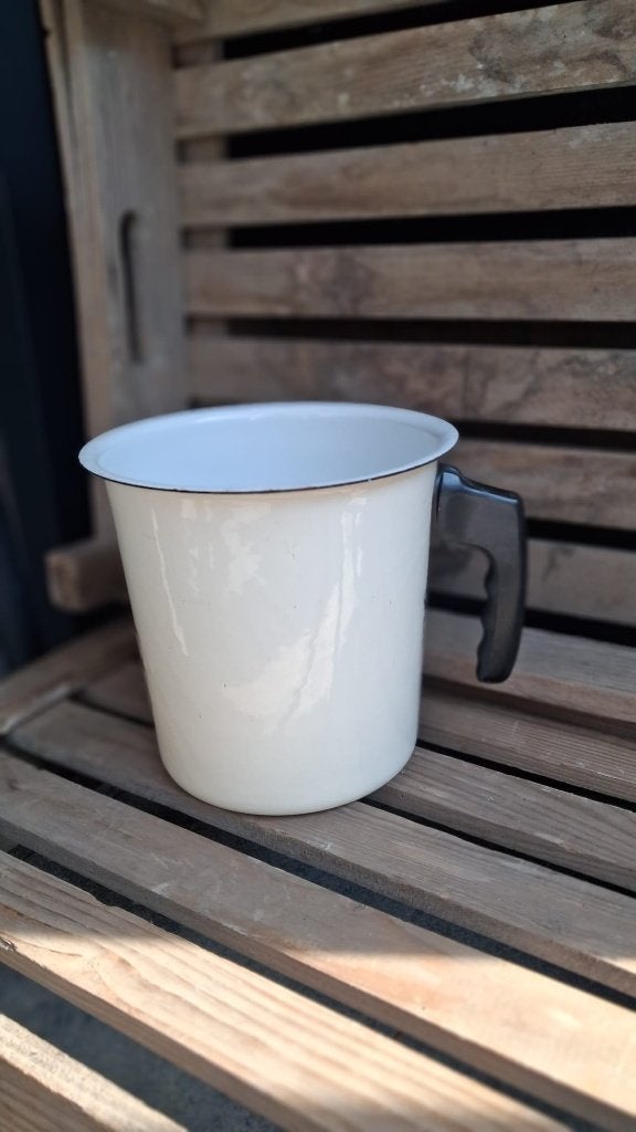 Emaille melkkoker creme/wit met bakaliet handvat zgan, Ophalen of Verzenden