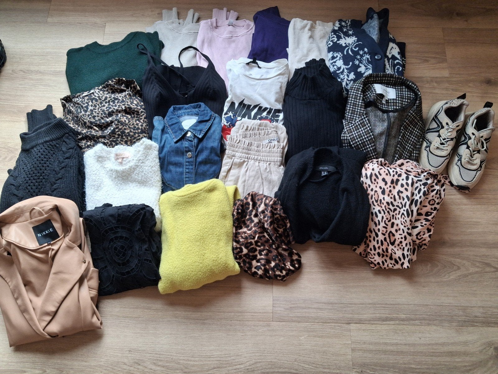 Dames kledingpakket, 22 diverse artikelen, maat XS/S,  zgan, Ophalen of Verzenden, Zo goed als nieuw, Maat 36 (S)