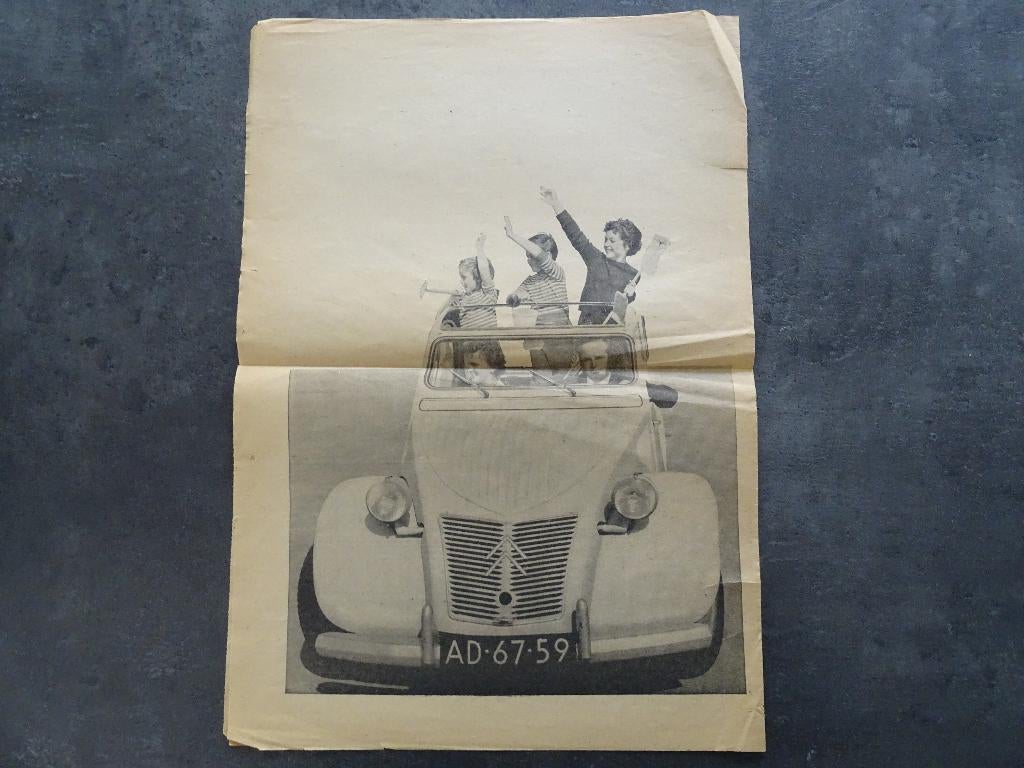 Citroën 2CV / ribbeltjes motorkap / 1959 / Afm. 42 x 29,3 cm, Ophalen of Verzenden, Gelezen, Citroën, Onbekend