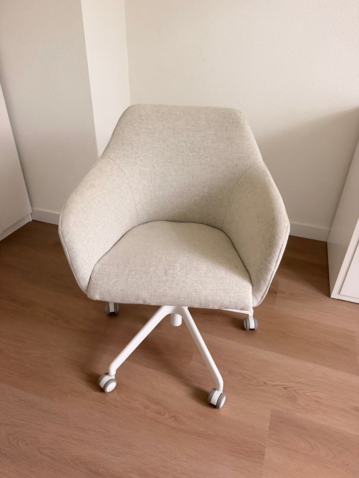 Stijlvolle beige bureaustoel met wieltjes, Ophalen, Zo goed als nieuw, Beige, Bureaustoel