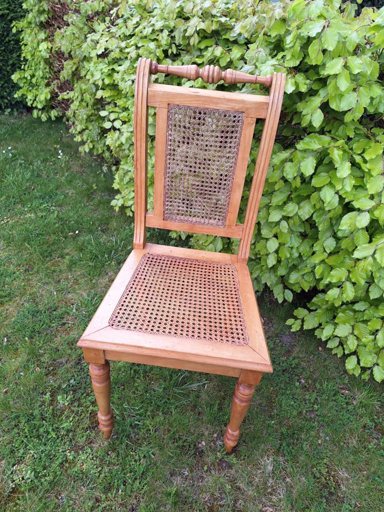 Antieke houten stoel met rieten zitting en rugleuning, Ophalen of Verzenden