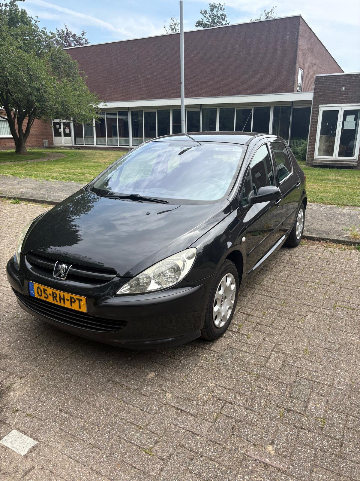 Peugeot 307 1.6 5-deurs (2005) | Airco | APK t/m februari, Auto's, Peugeot, Voorwielaandrijving, 4 cilinders, 610 kg, Zwart