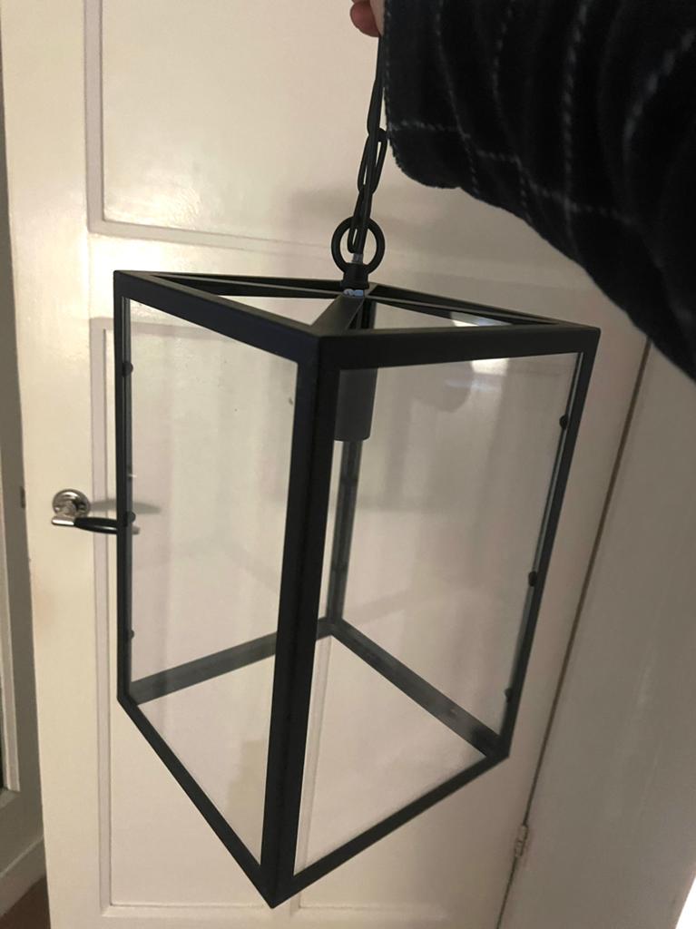 Z.g.a.n. hanglamp in zwart metaal! Totale lengte is 60cm, Ophalen of Verzenden, Zo goed als nieuw, Metaal