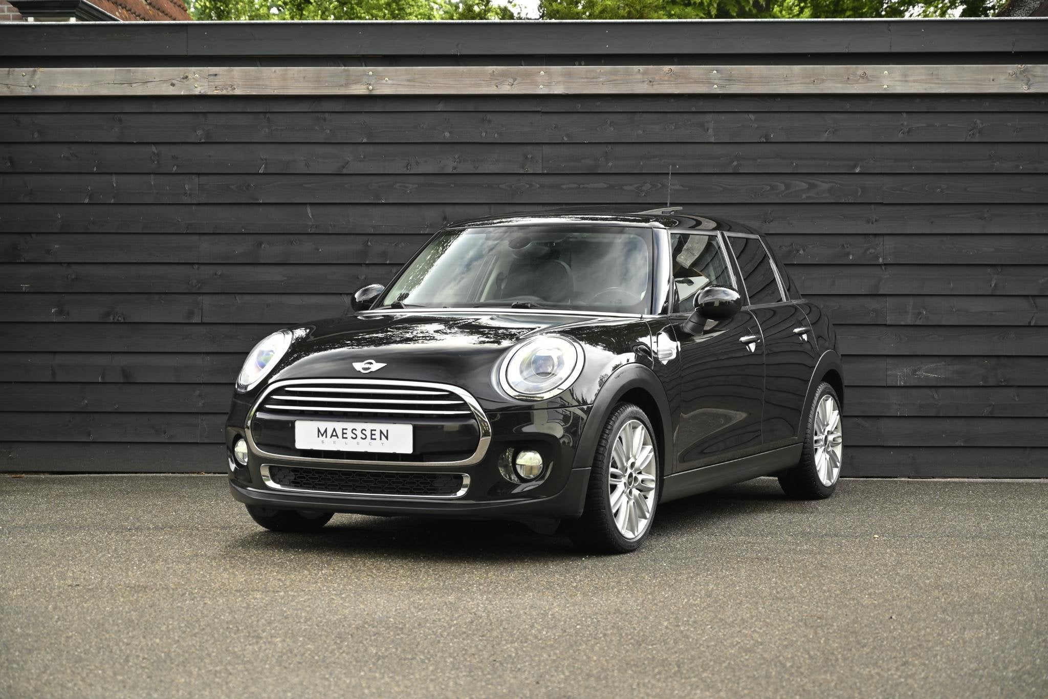 MINI 5-Deurs 1.5 Cooper Chili Business -Pano - H&K Audio - S, Gebruikt, Origineel Nederlands, Bedrijf, 3 cilinders