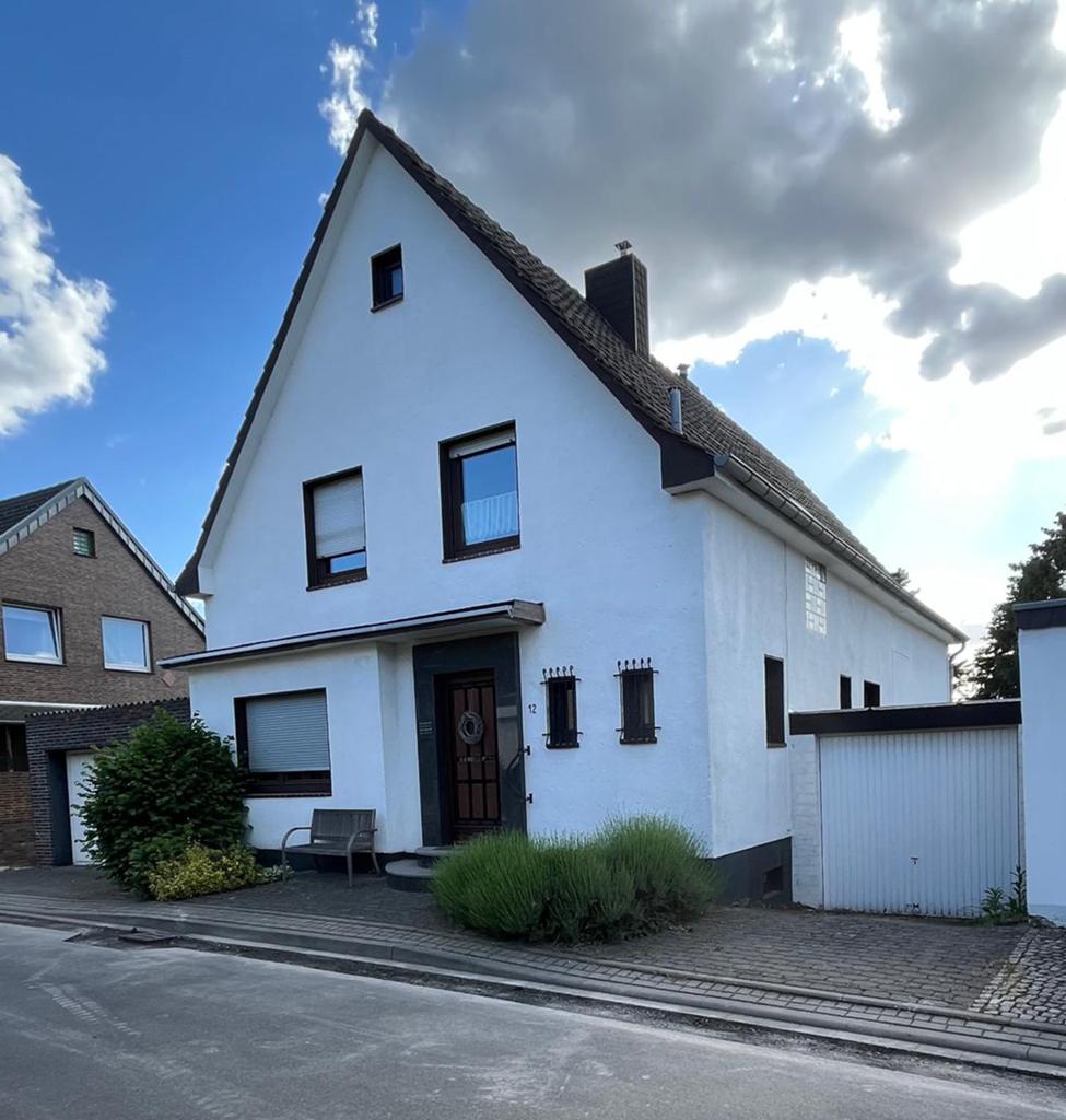 (Duitsland) Meergeneratiewoning, groot grondstuk, Huizen en Kamers, 184 m², 10 kamers, Overige soorten, 500 tot 1000 m²