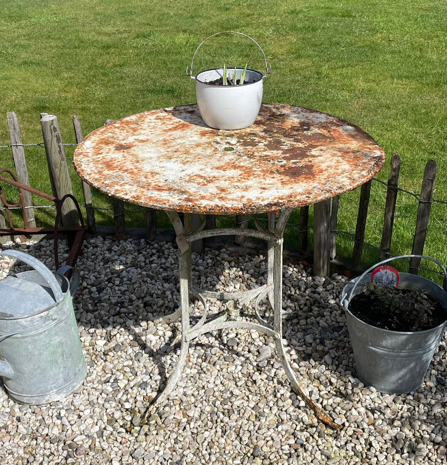 Brocante oude Franse tuintafel / tuin bistro tafeltje, Ophalen