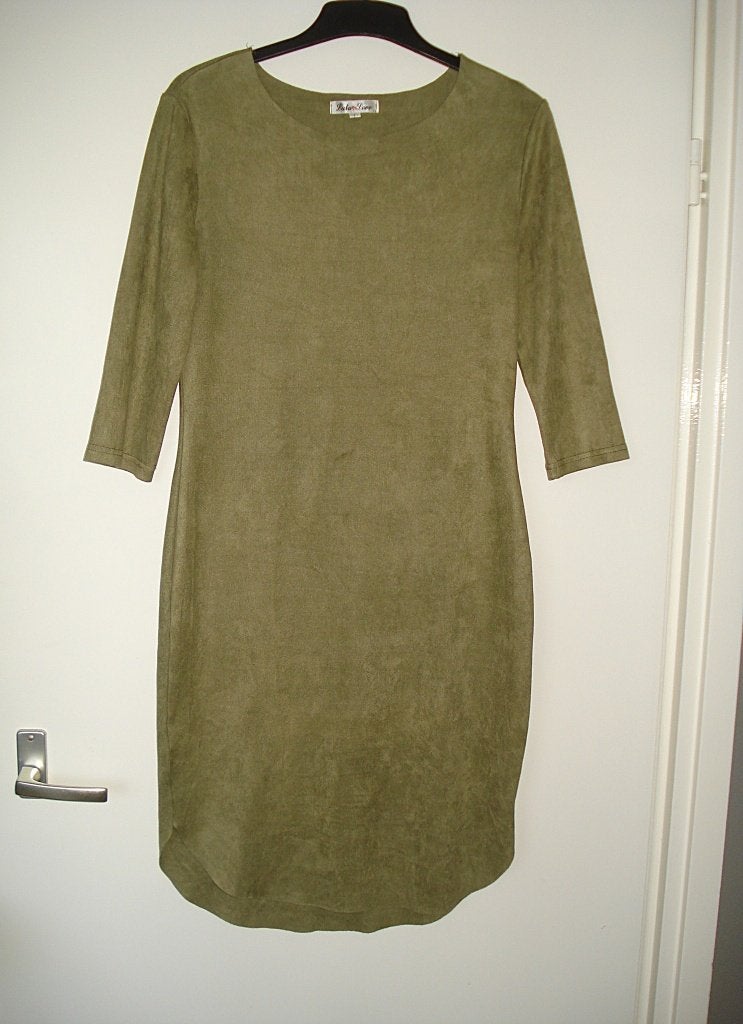 Lulu Love jurk - maat L - kaki groen suedine, Kleding | Dames, Maat 42/44 (L), Ophalen of Verzenden, Zo goed als nieuw, Lulu Love