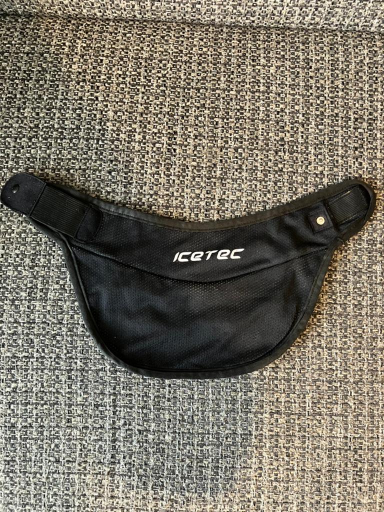 Snijvaste keelbeschermer van Icetec maat S, Ophalen of Verzenden, Gebruikt, Overige typen, Overige merken