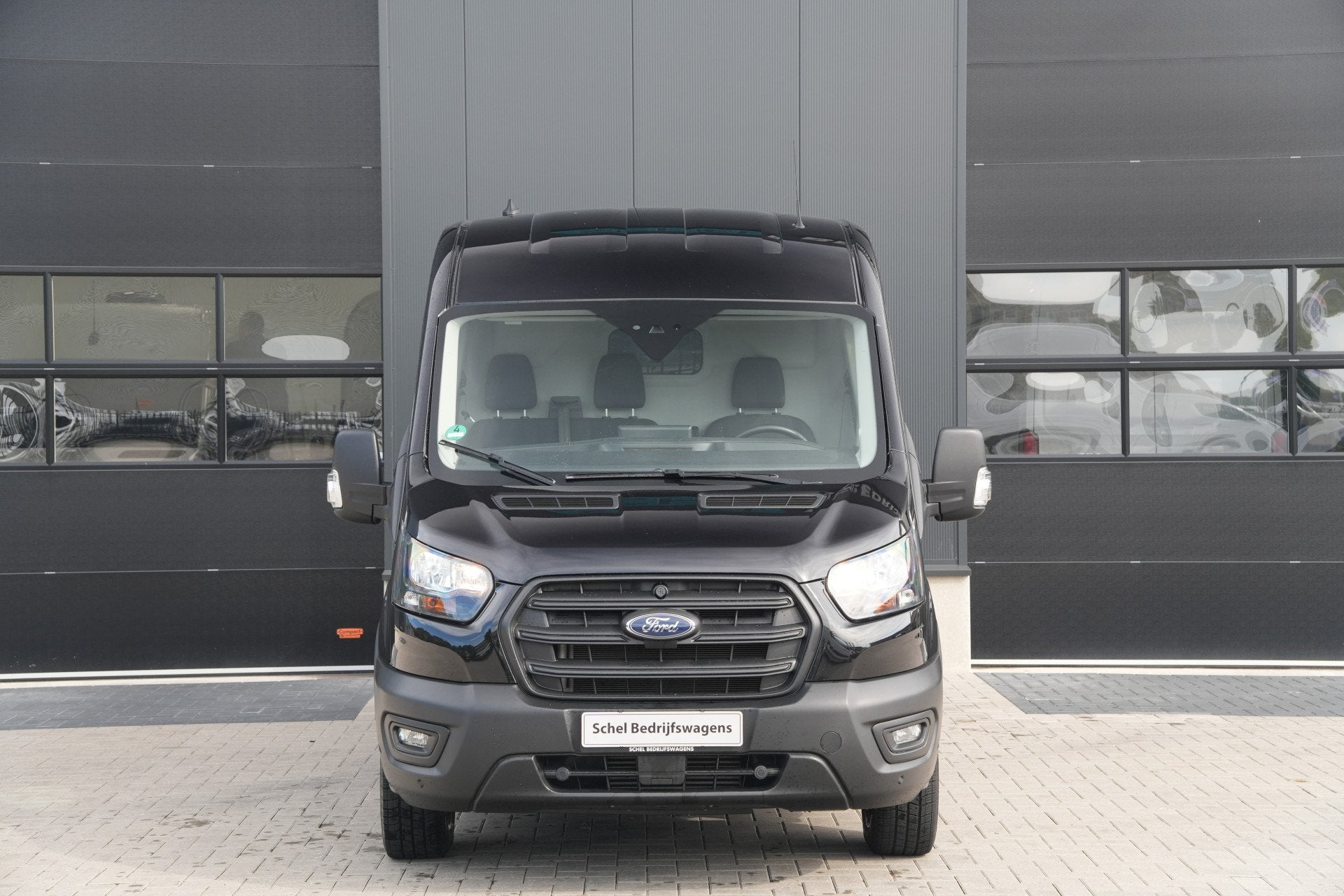 Ford Transit 350 2.0 TDCI L2H2 Trend 130pk - ACC - Blindspot, Stof, 4 cilinders, 2500 kg, Zwart