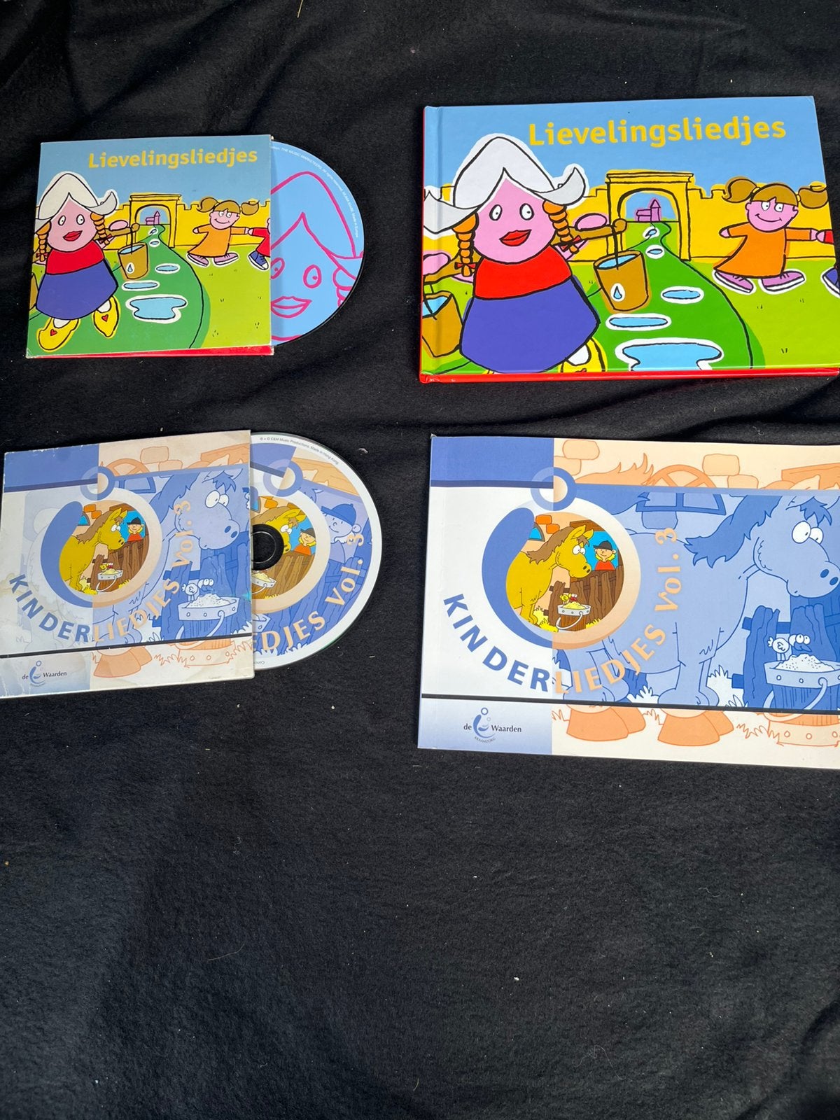 Boekjes met kinderliedjes en cd, Ophalen, Zo goed als nieuw