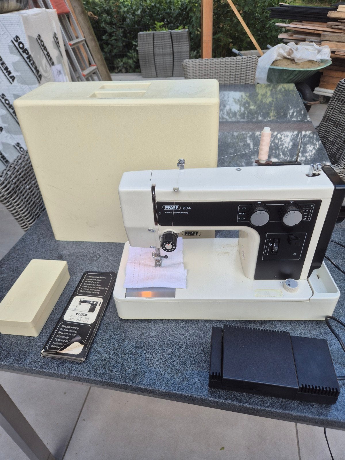 PFAFF naaimachine te koop, Hobby en Vrije tijd, Naaimachines en Toebehoren, Ophalen, Gebruikt, Naaimachine, Pfaff
