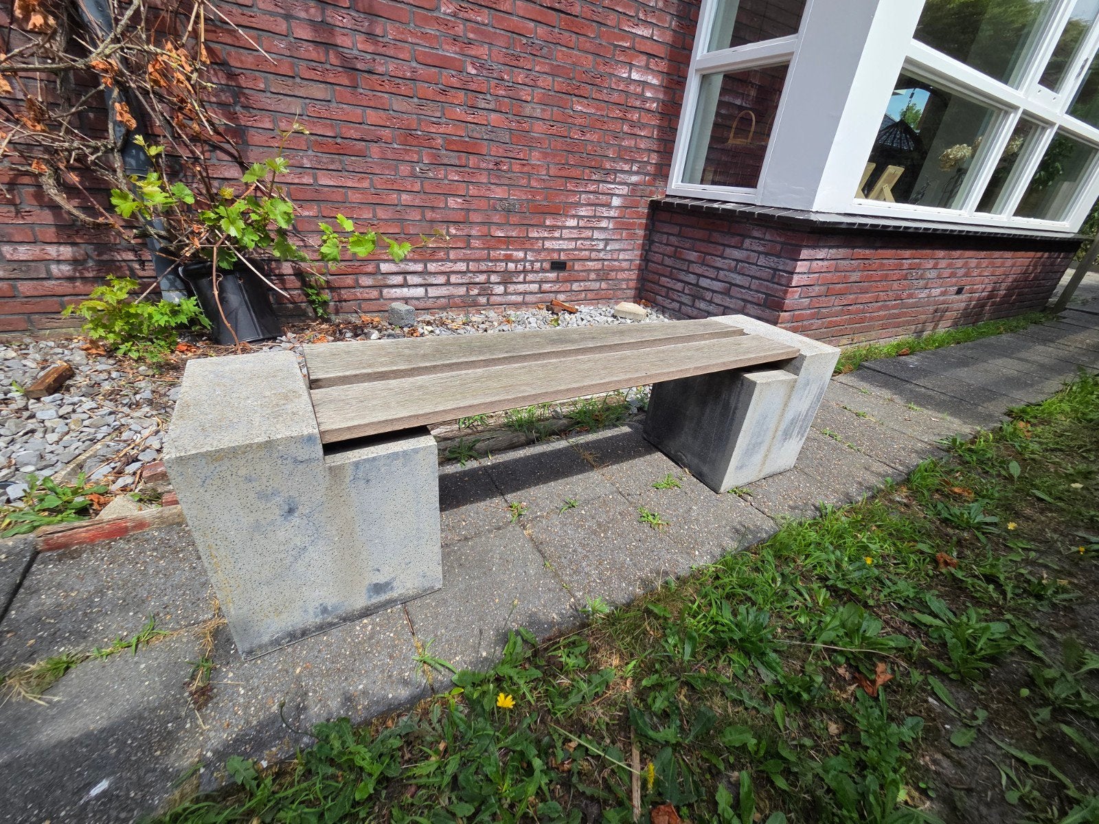 Betonnen tuinbankje, Ophalen, Gebruikt, Hout