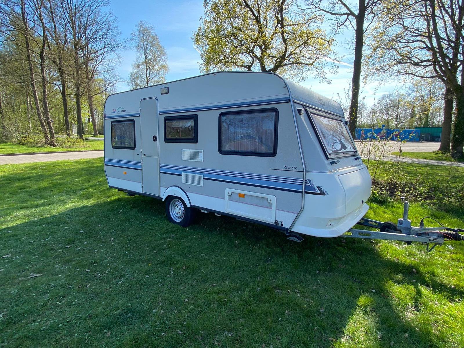 Hobby caravan met Dorema voortent, Stabilisator, Rondzit, Hobby, Omvormbare zithoek