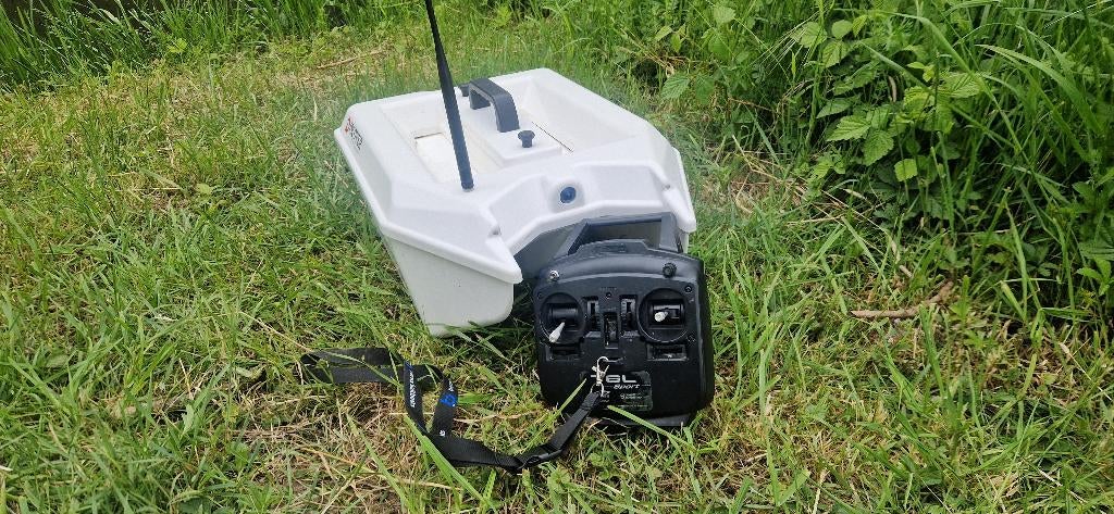 Discover baitboat met Raymarine Dragonfly 5 Pro Baitboat Ed., Watersport en Boten, Hengelsport | Karpervissen, Zo goed als nieuw