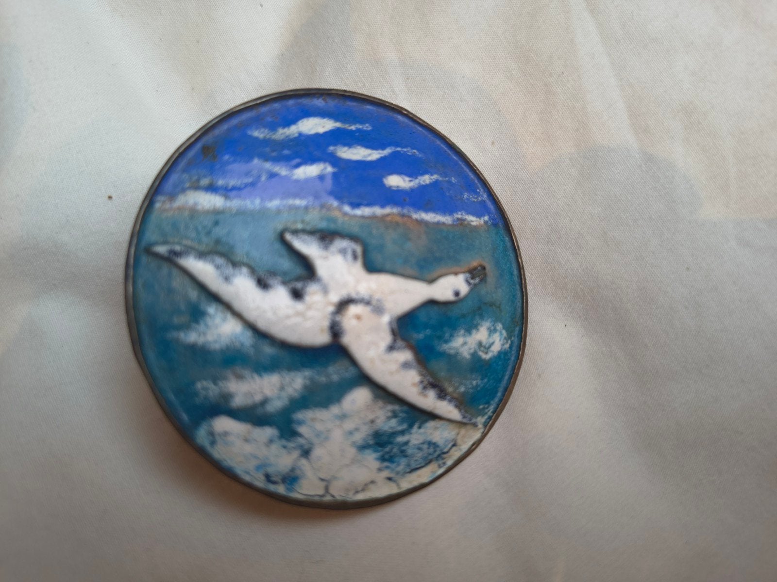 Vintage Broche met Vliegende Zwaan - Emaille Kunst, Antiek en Kunst, Ophalen of Verzenden