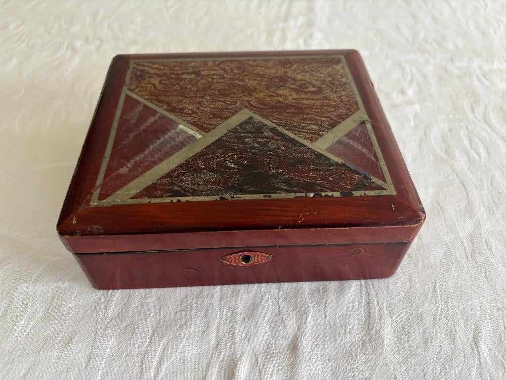 Art Deco Japans lakkistje met geometrisch patroon., Ophalen of Verzenden