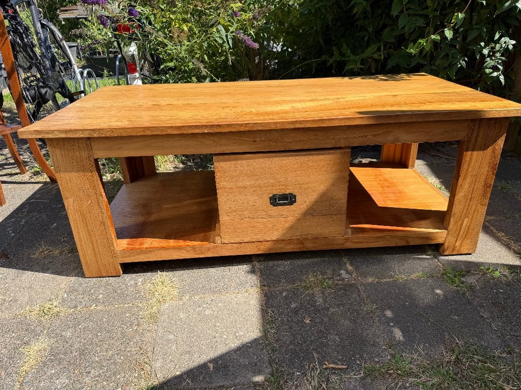 Robuuste houten salontafel met opbergruimte, Ophalen, 50 – 75, Gebruikt, 100 tot 150 cm
