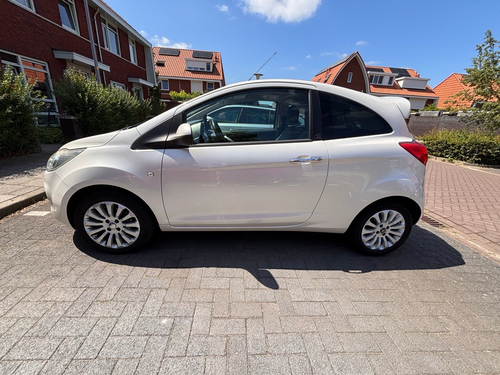 Ford Ka Titanium (77.120 km)Nieuwe APK! 2010 Wit (parelmoer), Auto's, Ford, Particulier, Ka, Benzine, B, Hatchback, Handgeschakeld