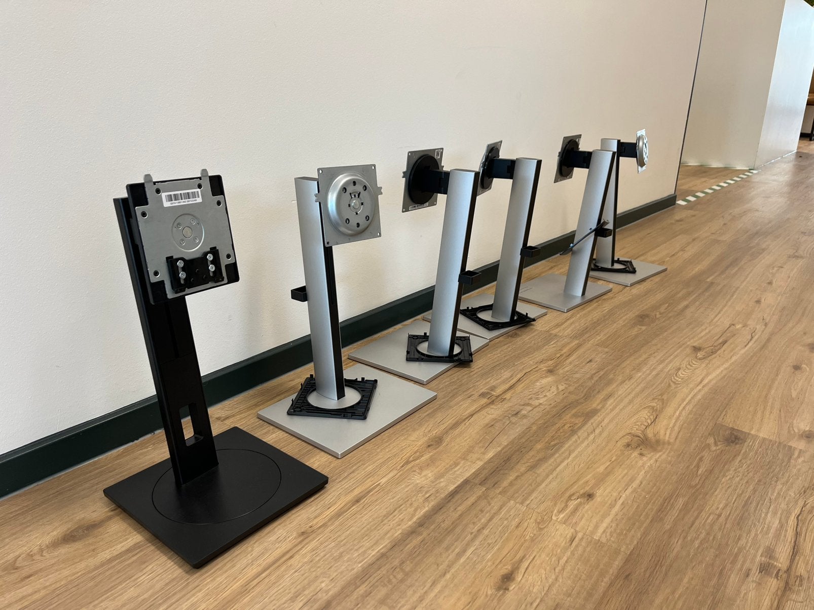 Monitorarmen 6 stuks, Ophalen, Zo goed als nieuw, 60 Hz of minder, IPS
