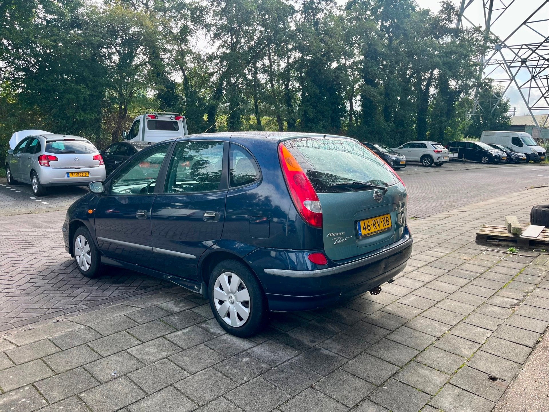 Nissan Almera Tino 1.8 Tekna, Auto's, 4 cilinders, 116 pk, Origineel Nederlands, Bedrijf