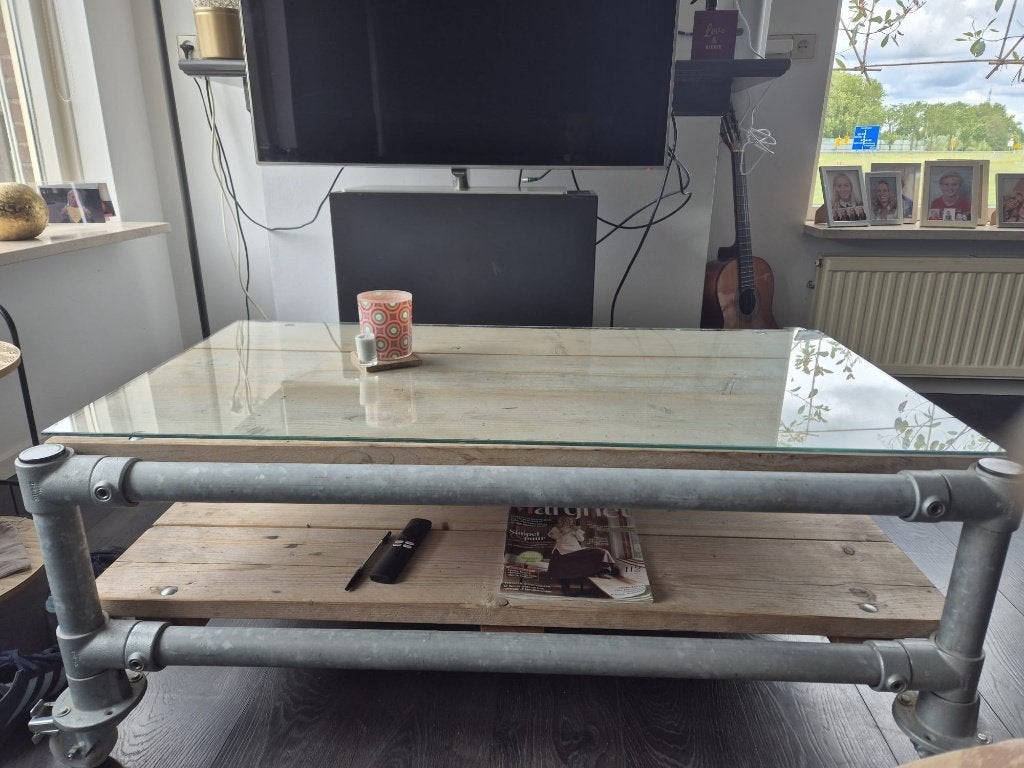 Stoere salontafel, Ophalen, Gebruikt, Stoer, 150 tot 200 cm