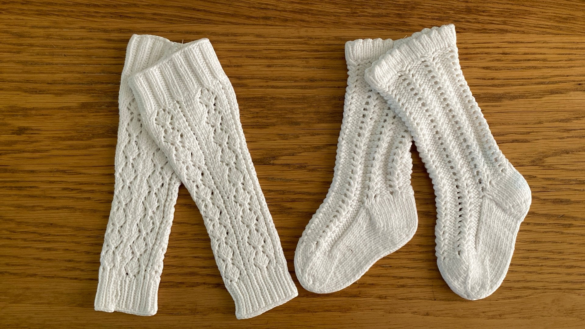 Klederdracht sokjes en armwarmers gebreid, Ophalen of Verzenden, Nieuw, Jongetje of Meisje, Broekje